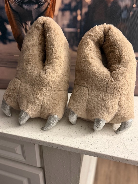 SPY Accessories - SPY Plush Monster Claw Slippers in Beige with Silver Claws